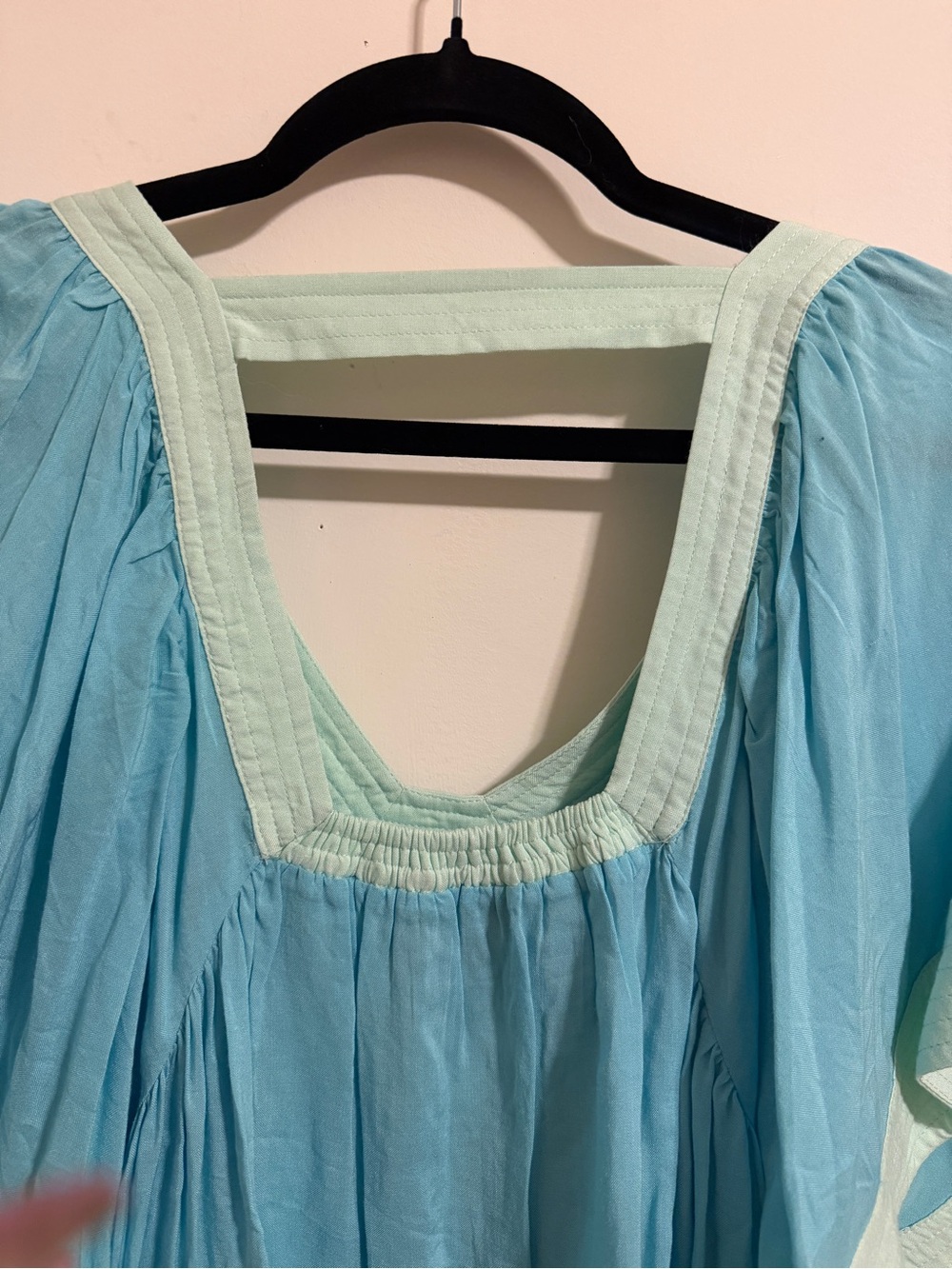Light Blue V-Neck Flutter Sleeve Top by GIGIO BNWT - Picture 10 of 10